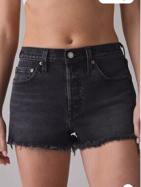 NWT Womens Levis 501 Original Denim Short